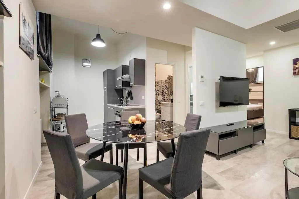 Comfortable 3 Bedrooms Apartment Few Steps From Duomo Milaan 0*,