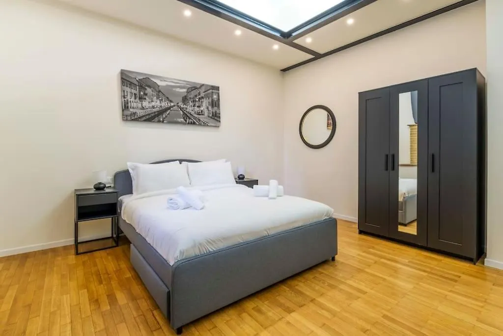 Comfortable 3 Bedrooms Apartment Few Steps From Duomo Milaan