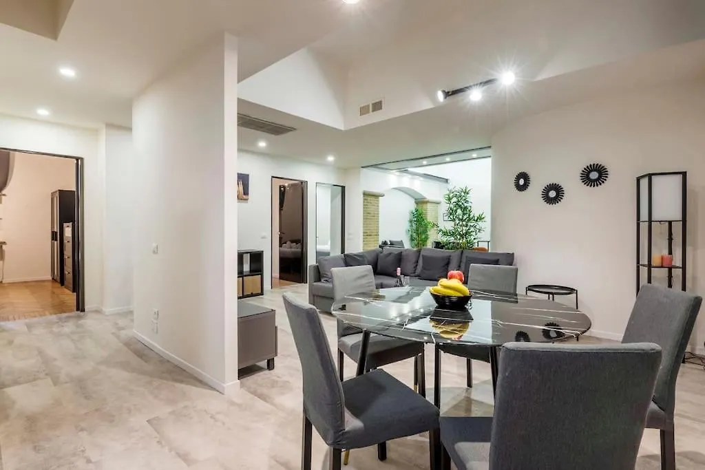 Comfortable 3 Bedrooms Apartment Few Steps From Duomo Milaan Italië