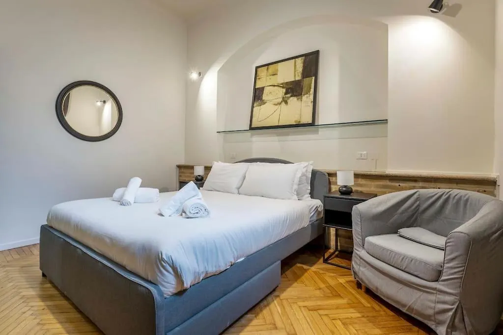 Comfortable 3 Bedrooms Apartment Few Steps From Duomo Milaan