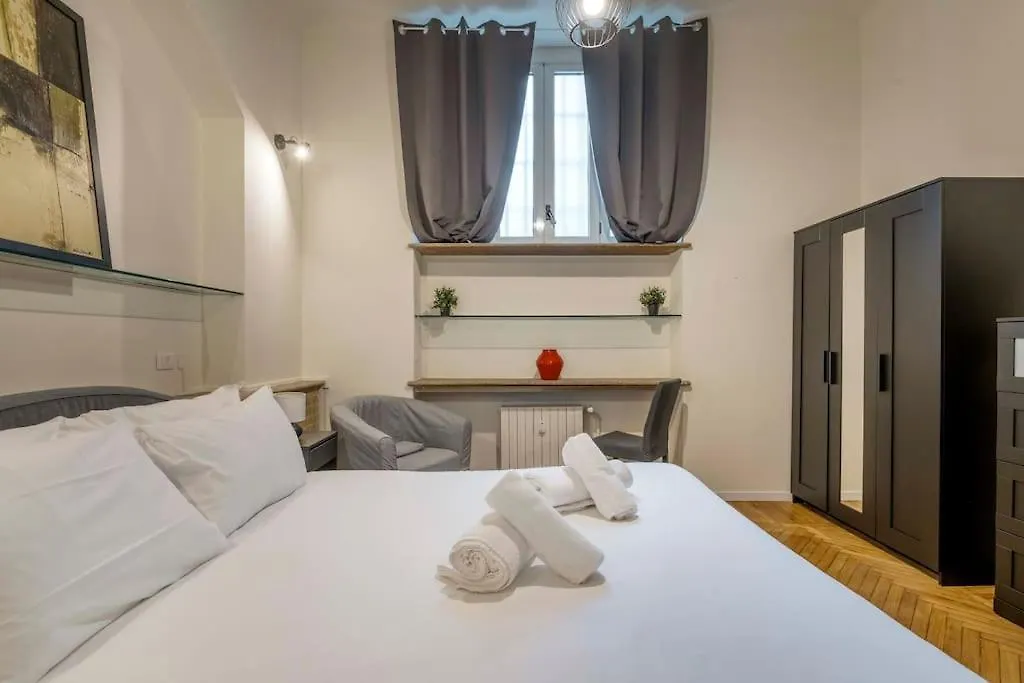 Comfortable 3 Bedrooms Apartment Few Steps From Duomo Milaan