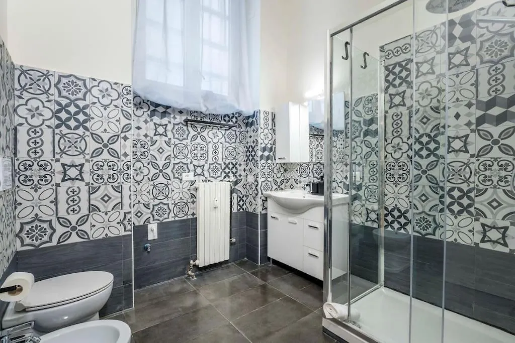 Comfortable 3 Bedrooms Apartment Few Steps From Duomo Milaan